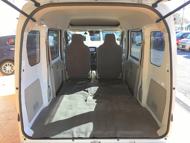 広々としたラゲッジスペース！更にシートアレンジで大きな荷物の収納が出来ます！便利ですよね♪