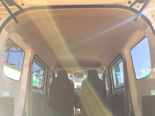 内装の天張りも汚れ、キズ等も無く綺麗です！