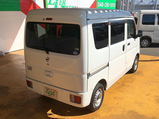 遠方のお客様にも安心してご納車できるように国家資格整備士による機関チェックを行い、細かな装備品の動作確認を実施しております。安心の保証も多数取り扱っております（全国の整備工場で対応可能）！