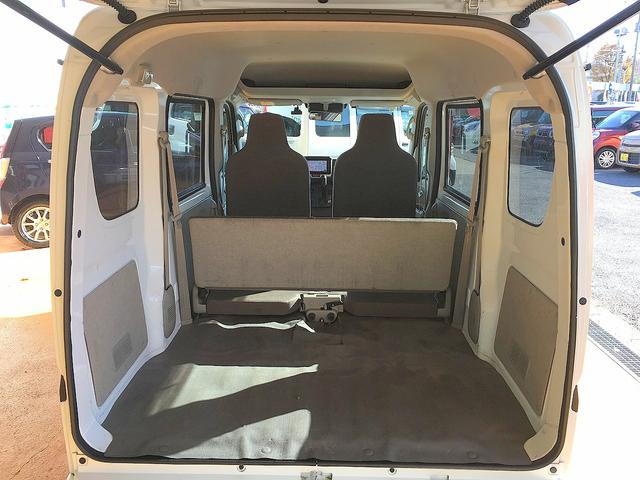 広々としたラゲッジスペース！更にシートアレンジで大きな荷物の収納が出来ます！便利ですよね♪