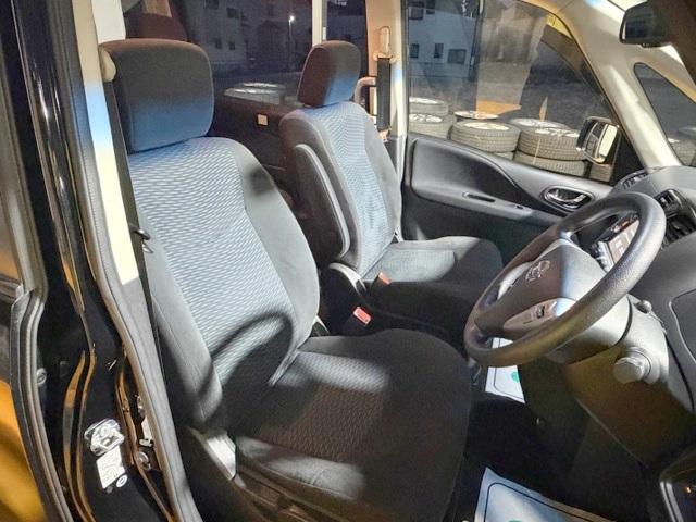 セレナ ２０Ｘ　Ｓ－ハイブリッドアドバンスドセーフティパック　修復歴なし　禁煙車　エマージェンシーブレーキ　全周囲モニター　両側パワースライドドア　インテリキー　純正ＳＤナビ　オートクルーズコントロール　プッシュスタート　Ｗエアコン　地デジＴＶ　ＤＶＤ再生　ＣＤ（11枚目）