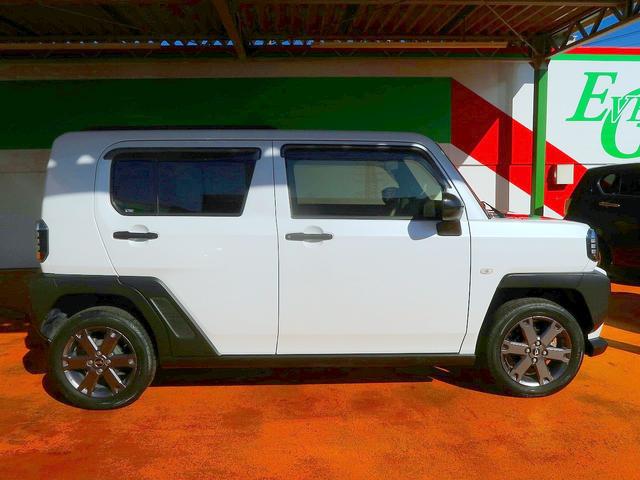 タフト Ｇターボ　ダーククロムベンチャー　修復歴なし　禁煙車　純正ディスプレイオーディオ　フルセグＴＶ　Ｂｌｕｅｔｏｏｔｈ再生　バックカメラ　衝突軽減ブレーキ　スマートキー　ガラスルーフ　クルコン　ｉ－ｓｔｏｐ　純正１５ＡＷ（6枚目）