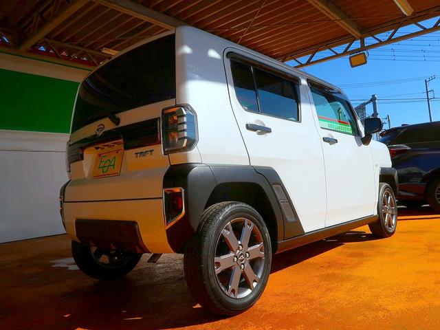 タフト Ｇターボ　ダーククロムベンチャー　修復歴なし　禁煙車　純正ディスプレイオーディオ　フルセグＴＶ　Ｂｌｕｅｔｏｏｔｈ再生　バックカメラ　衝突軽減ブレーキ　スマートキー　ガラスルーフ　クルコン　ｉ－ｓｔｏｐ　純正１５ＡＷ（7枚目）