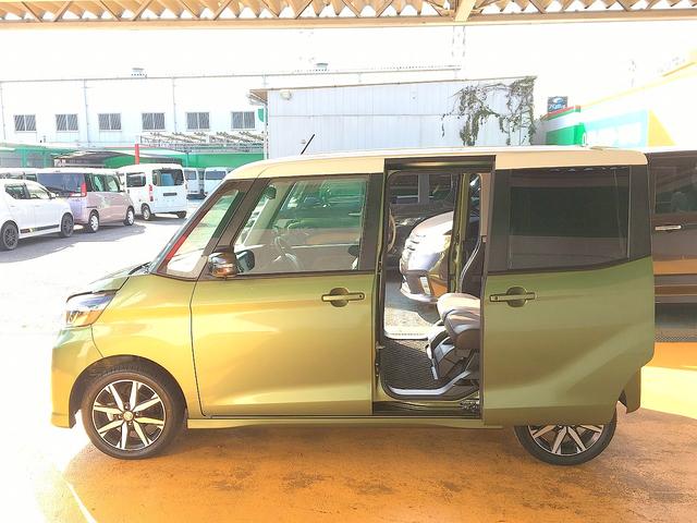 デイズルークス ハイウェイスター　Ｘ　Ｖセレクション　修復歴なし　禁煙車　純正ＳＤナビ　ＤＶＤ／ＡＵＸ／Ｂｌｕｅｔｏｏｔｈ再生　フルセグＴＶ　ステアＳＷ　両自動ドア　衝突軽減ブレーキ　アラウンドビューモニタ　インテリキー　ＥＴＣ　純正ドラレコ　ＬＥＤ（9枚目）