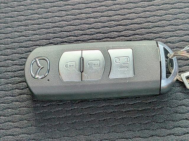 プレマシー ２０Ｃ－スカイアクティブ　修復歴なし　禁煙車　走行２．７万キロ　純正メモリナビ　ＥＴＣ　ＨＩＤ　オートスライドドア　Ｂｌｕｅｔｏｏｔｈ　横滑り防止装置　ステアリングスイッチ　ＭＴモード付ＡＴ　フルセグＴＶ　ＤＶＤ再生　ＣＤ（7枚目）