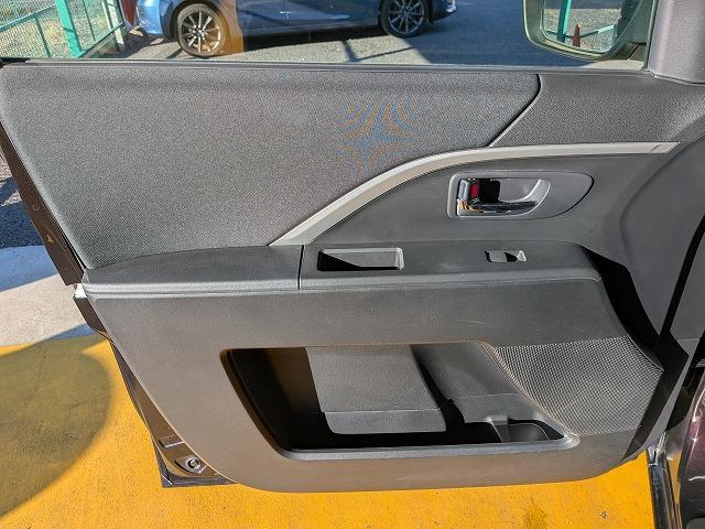 プレマシー ２０Ｃ－スカイアクティブ　修復歴なし　禁煙車　走行２．７万キロ　純正メモリナビ　ＥＴＣ　ＨＩＤ　オートスライドドア　Ｂｌｕｅｔｏｏｔｈ　横滑り防止装置　ステアリングスイッチ　ＭＴモード付ＡＴ　フルセグＴＶ　ＤＶＤ再生　ＣＤ（28枚目）