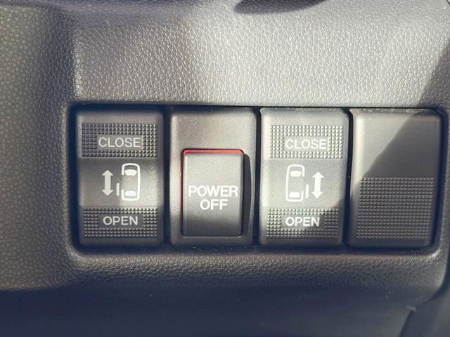 プレマシー ２０Ｓ－スカイアクティブ　修復歴なし　禁煙車　純正ＳＤナビ　両側パワースライドドア　オートクルーズコントロール　アドバンストキー　バックカメラ　Ｂｌｕｅｔｏｏｔｈ　ＥＴＣ　フルセグＴＶ　ＤＶＤ再生　ＣＤ（4枚目）