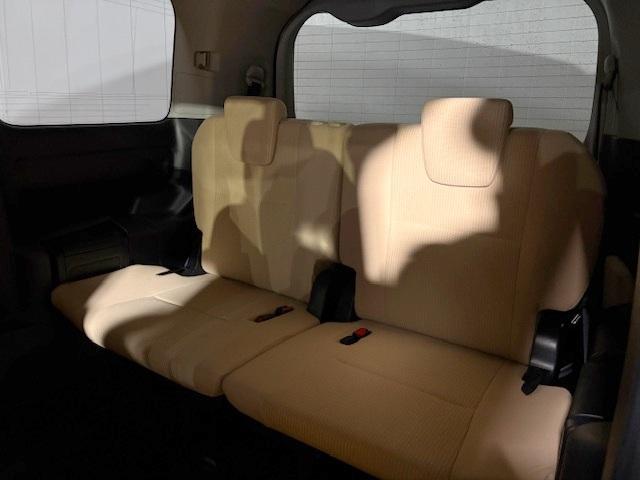 ノア ハイブリッドＸ　修復歴なし　禁煙車　純正ＳＤナビ　両側自動ドア　Ｂｌｕｅｔｏｏｔｈ　フルセグＴＶ　バックカメラ　ＥＴＣ　ＬＥＤライト　フォグ　スマートキー　プッシュスタート　純正１５ＡＷ　横滑り防止　ＤＶＤ再生　ＣＤ（13枚目）