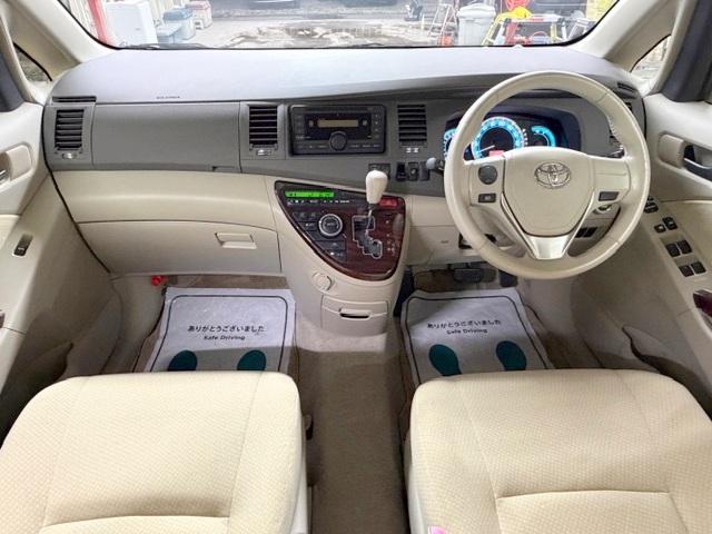 アイシス Ｇ　修復歴なし　禁煙車　走行１．７万キロ　スマートキー　オートスライドドア　ＨＩＤヘッドライト　フォグランプ　プッシュスタート　ＭＴモード付ＡＴ　オートライト（9枚目）