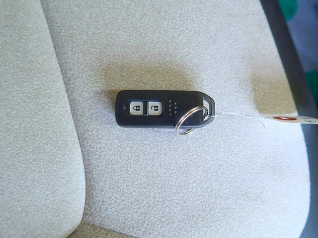 Ｎ－ＯＮＥ オリジナル　修復歴なし　純正メモリナビ　ＣＤ／ＤＶＤ／Ｂｌｕｅｔｏｏｔｈ再生　フルセグＴＶ　ステアＳＷ　バックカメラ　スマートキー　衝突軽減ブレーキ　クルコン　ＥＴＣ　社外ドラレコ　ハーフレザー　ＬＥＤ（3枚目）