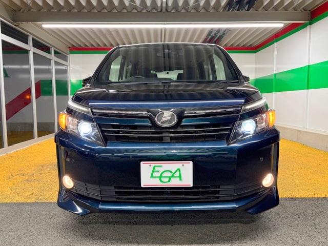 ヴォクシー Ｖ　修復歴なし　禁煙車　トヨタセーフティセンス　両側自動ドア　フリップダウンモニタ　バックカメラ　純正ＳＤナビ　Ｂｌｕｅｔｏｏｔｈ　クルコン　スマートキー　プッシュスタート　ＥＴＣ　社外ドラレコ　７人乗り（19枚目）