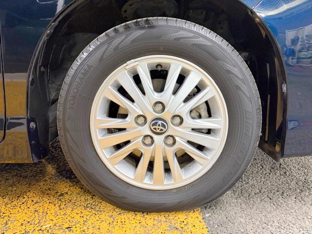 ヴォクシー Ｖ　修復歴なし　禁煙車　トヨタセーフティセンス　両側自動ドア　フリップダウンモニタ　バックカメラ　純正ＳＤナビ　Ｂｌｕｅｔｏｏｔｈ　クルコン　スマートキー　プッシュスタート　ＥＴＣ　社外ドラレコ　７人乗り（21枚目）