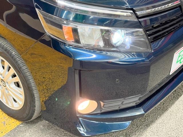 ヴォクシー Ｖ　修復歴なし　禁煙車　トヨタセーフティセンス　両側自動ドア　フリップダウンモニタ　バックカメラ　純正ＳＤナビ　Ｂｌｕｅｔｏｏｔｈ　クルコン　スマートキー　プッシュスタート　ＥＴＣ　社外ドラレコ　７人乗り（23枚目）