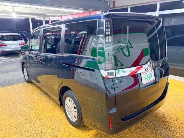 ヴォクシー Ｖ　修復歴なし　禁煙車　トヨタセーフティセンス　両側自動ドア　フリップダウンモニタ　バックカメラ　純正ＳＤナビ　Ｂｌｕｅｔｏｏｔｈ　クルコン　スマートキー　プッシュスタート　ＥＴＣ　社外ドラレコ　７人乗り（27枚目）