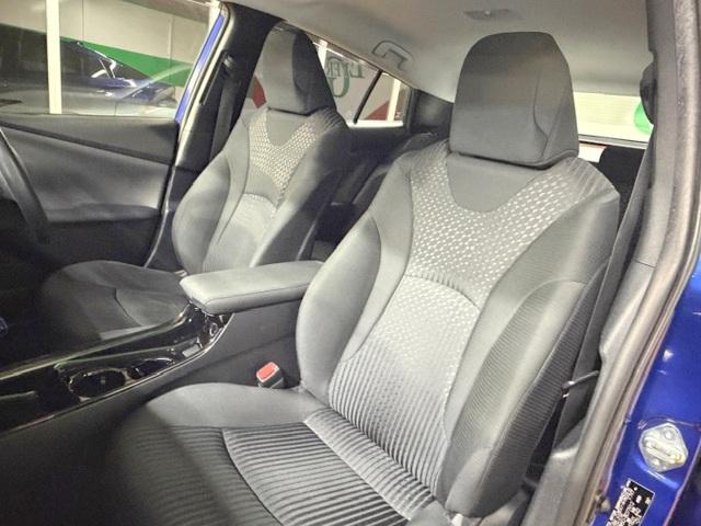 プリウス Ｓセーフティプラス　ツートーン　修復歴なし　禁煙車　衝突軽減ブレーキ　純正ＳＤナビ　Ｂｌｕｅｔｏｏｔｈ　ＥＴＣ　レーンキープ　トヨタセーフティセンス　オートハイビーム　縦列駐車支援　バックカメラ　障害物センサ　クルコン　ＡＣ１００Ｖ（27枚目）