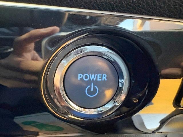 プリウス Ｓ　修復歴なし　禁煙車　トヨタセーフティセンス　純正ＳＤナビ　バックカメラ　アダプティブクルーズコントロール　Ｂｌｕｅｔｏｏｔｈ　ＥＴＣ　純正１５インチアルミホイール　地デジＴＶ（6枚目）