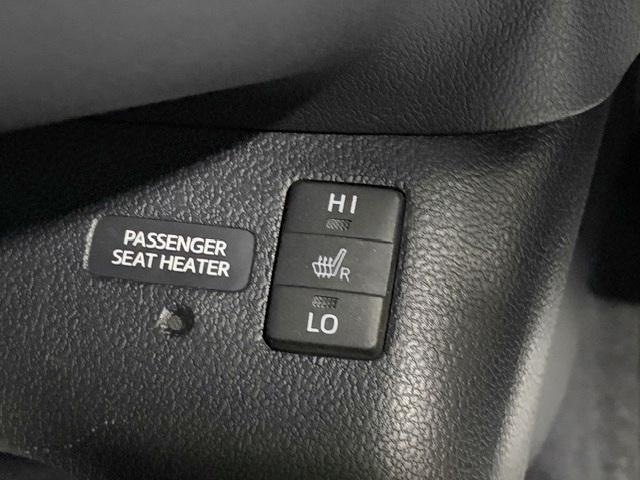 プリウス Ｓツーリングセレクション　修復歴なし　禁煙車　トヨタセーフティセンス　純正ＳＤナビ　バックカメラ　レザーシート　ＥＴＣ２．０　アダプティブクルコン　Ｂｌｕｅｔｏｏｔｈ　シートヒーター　フルセグＴＶ　ＤＶＤ再生　ＣＤ（20枚目）