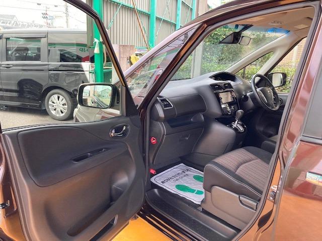 セレナ ハイウェイスター　Ｖセレクション＋セーフティ　ＳＨＶ　修復歴なし　後期型　禁煙車　自動衝突被害軽減ブレーキ　両側自動ドア　社外ＳＤナビ　全周囲モニタ　フリップダウンモニタ　後カメラ　フルセグ　Ｂｌｕｅｔｏｏｔｈ　レーンキープ　クルコン　プッシュスタート（32枚目）