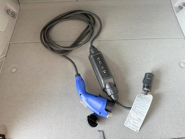 プリウスＰＨＶ Ｇ　修復歴なし　純正ＨＤＤナビ　バックカメラ　Ｂｌｕｅｔｏｏｔｈ　ＥＴＣ　半革シート　クルコン　パワーシート　シートヒーター　ＨＩＤ　フォグ　スマートキー　プッシュスタート　純正１５インチＡＷ　革巻ステア（7枚目）