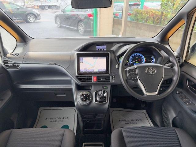 ノア ハイブリッドＸ　ディライトプラス　修復歴なし　禁煙車　純正ＳＤナビ　トヨタセーフティセンス　両側自動ドア　バックカメラ　レーンキープ　ブルートゥース　ＥＴＣ　７人乗り　純正１５インチＡＷ　プッシュスタート　スマートキー　ＬＥＤライト（13枚目）