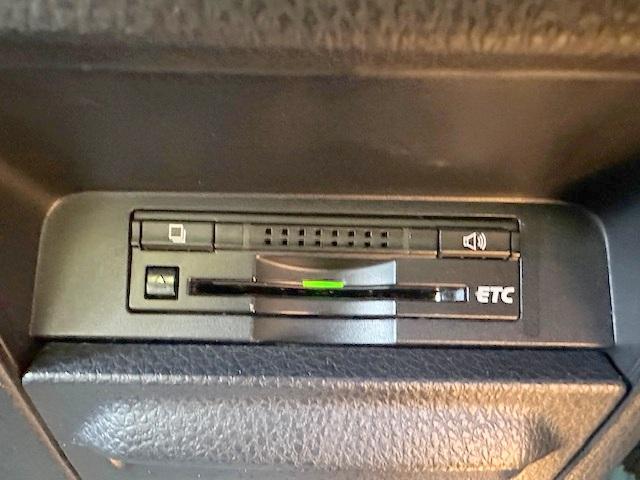 ノア Ｘ　ワンオーナー・新品革調シートカバー装着済み・両側自動ドア・純正ＳＤナビ・フリップダウンモニター・７人乗り・ＨＩＤライト・バックカメラ（4枚目）