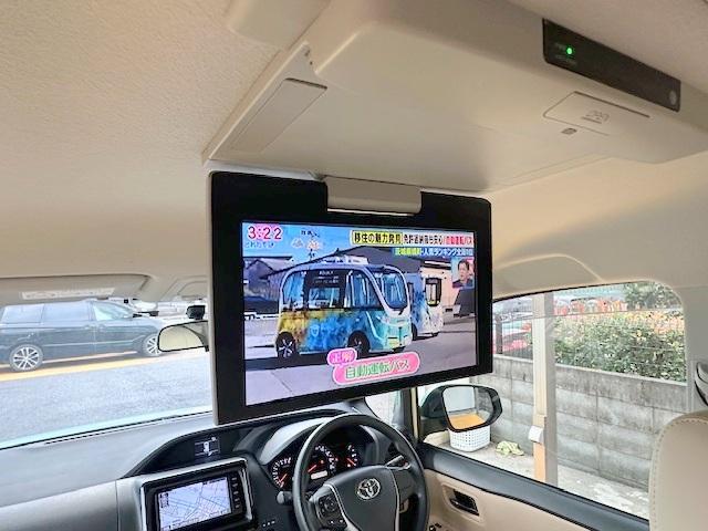 ノア Ｘ　ワンオーナー・新品革調シートカバー装着済み・両側自動ドア・純正ＳＤナビ・フリップダウンモニター・７人乗り・ＨＩＤライト・バックカメラ（5枚目）