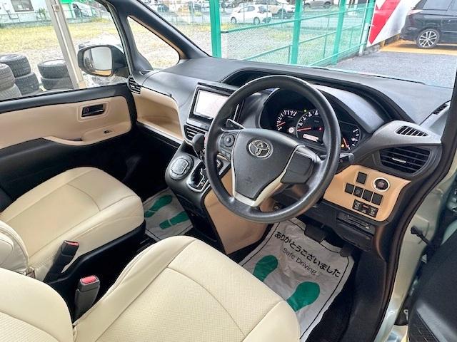ノア Ｘ　ワンオーナー・新品革調シートカバー装着済み・両側自動ドア・純正ＳＤナビ・フリップダウンモニター・７人乗り・ＨＩＤライト・バックカメラ（15枚目）