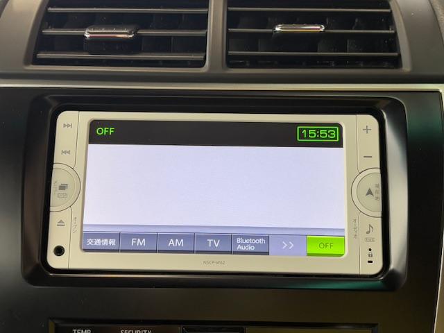 カムリ ハイブリッド　禁煙車　ＥＴＣ　純正ＳＤナビ　Ｂｌｕｅｔｏｏｔｈ　デュアルエアコン　横滑り防止装置　地デジＴＶ　ＣＤ　ハイブリッド（3枚目）