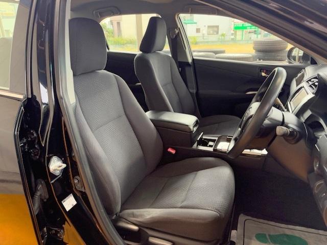 カムリ ハイブリッド　禁煙車　ＥＴＣ　純正ＳＤナビ　Ｂｌｕｅｔｏｏｔｈ　デュアルエアコン　横滑り防止装置　地デジＴＶ　ＣＤ　ハイブリッド（13枚目）