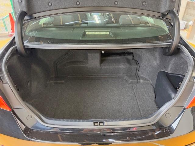 カムリ ハイブリッド　禁煙車　ＥＴＣ　純正ＳＤナビ　Ｂｌｕｅｔｏｏｔｈ　デュアルエアコン　横滑り防止装置　地デジＴＶ　ＣＤ　ハイブリッド（16枚目）