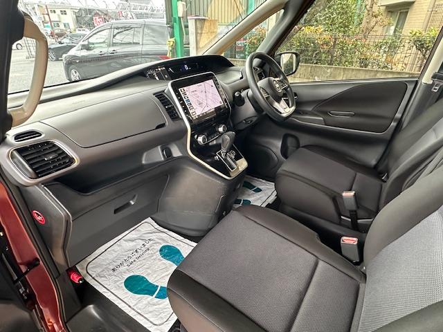セレナ ＸＶ　ステップタイプ　禁煙車　両側パワースライドドア　ユニバーサルステップ　純正ＳＤナビ　バックカメラ　Ｂｌｕｅｔｏｏｔｈ　ＥＴＣ　インテリキー　プッシュスタート　フルセグＴＶ　ＤＶＤ再生　ＣＤ（27枚目）