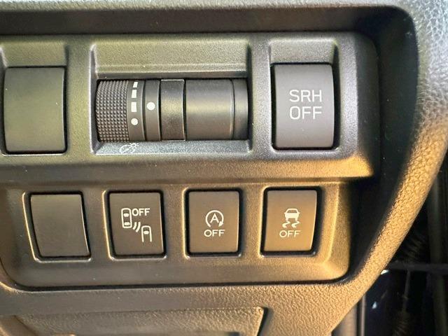 XV 2.0i-L アイサイト 修復歴なし 禁煙車 純正SDナビ アイサイトVer3 バックカメラ ETC Bluetooth ブラインドスポットモニター アクセスキー プッシュスタート パドルシフト フルセグTV MTモード付AT(8枚目)