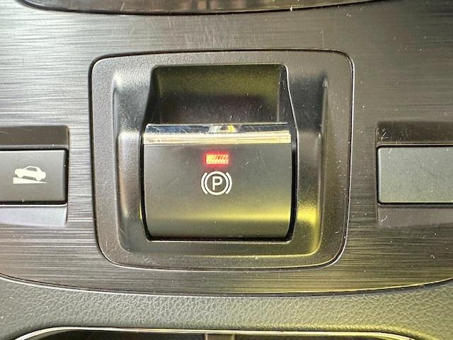 レガシィＢ４ リミテッド　修復歴なし　禁煙車　アイサイトＶｅｒ３　純正ＳＤナビ　Ｂｌｕｅｔｏｏｔｈ　レザーシート　シートヒーター　衝突軽減ブレーキ　レーンキープアシスト　アダプティブクルコン　パワーシート　ＥＴＣ　パドルシフト（10枚目）