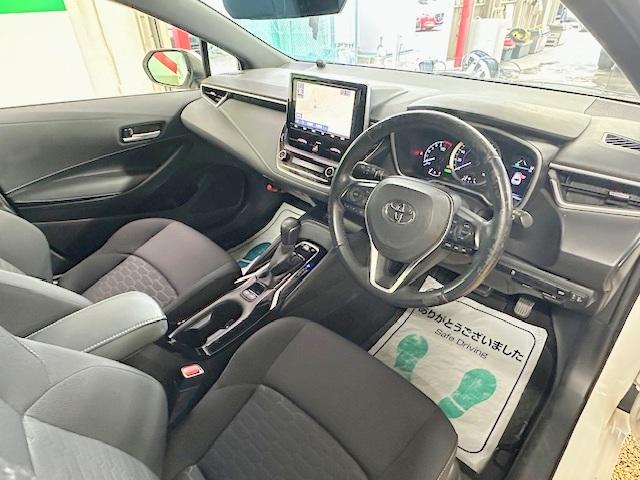 カローラスポーツ ハイブリッドＧ　禁煙車・純正ディスプレイオーディオ・電動パーキング・ＬＥＤライト・トヨタセーフティー・バックカメラ（9枚目）