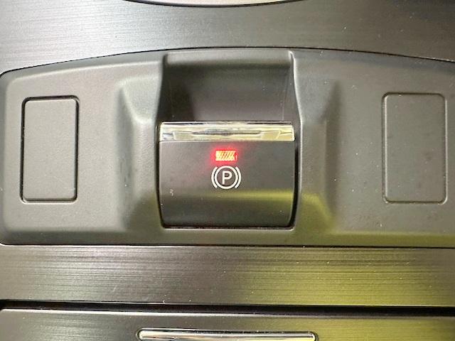 レガシィＢ４ ２．５ｉアイサイトＳパッケージ　修復歴なし　禁煙車　純正ＨＤＤナビ　衝突軽減ブレーキ　バックカメラ　ＳＩ－ＤＲＩＶＥ　ブルートゥース　半革シート　ＨＩＤ　Ｆ／Ｒフォグ　車線逸脱警報　ＥＴＣ　アクセスキー　パドルシフト　パワーシート（12枚目）