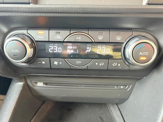アクセラスポーツ １５ＸＤ　Ｌパッケージ　修復歴なし　禁煙車　純正ＳＤナビ　衝突軽減ブレーキ　バックカメラ　ブルートゥース　車線逸脱警報　ＢＳＭ　レザーシート　パワーシート　アドバンストキー　ＥＴＣ　コーナーセンサー　ハンドル＆シートヒーター（10枚目）