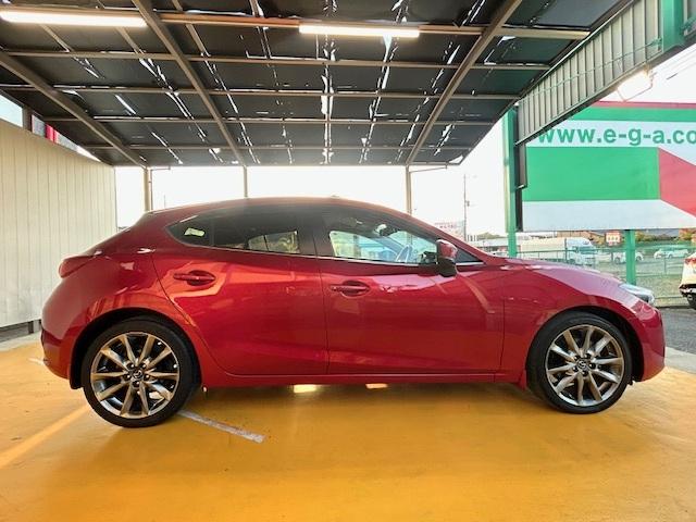 アクセラスポーツ １５ＸＤ　Ｌパッケージ　修復歴なし　禁煙車　純正ＳＤナビ　衝突軽減ブレーキ　バックカメラ　ブルートゥース　車線逸脱警報　ＢＳＭ　レザーシート　パワーシート　アドバンストキー　ＥＴＣ　コーナーセンサー　ハンドル＆シートヒーター（18枚目）