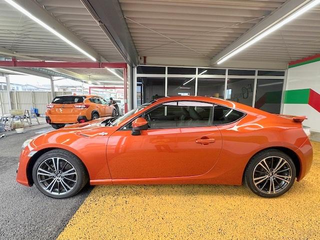 ８６ ＧＴリミテッド　修復歴なし　禁煙車　純正ＨＤＤナビ　ＥＴＣ　バックカメラ　シートヒーター　Ｂｌｕｅｔｏｏｔｈ　スマートキー　プッシュスタート　純正１７インチアルミホイール　フルセグＴＶ　ＤＶＤ再生　ＣＤ（21枚目）