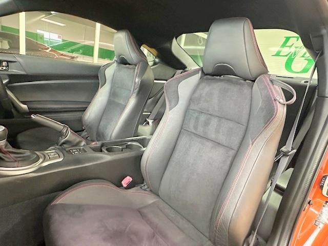 ８６ ＧＴリミテッド　修復歴なし　禁煙車　純正ＨＤＤナビ　ＥＴＣ　バックカメラ　シートヒーター　Ｂｌｕｅｔｏｏｔｈ　スマートキー　プッシュスタート　純正１７インチアルミホイール　フルセグＴＶ　ＤＶＤ再生　ＣＤ（24枚目）