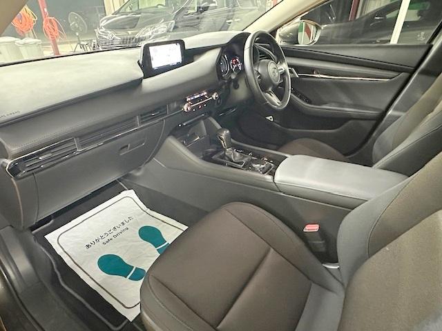 ＭＡＺＤＡ３セダン ２０Ｓプロアクティブ　禁煙車　衝突軽減ブレーキ　アダプティブクルーズコントロール　マツコネナビ　全周囲カメラ　ＣＤ　ＤＶＤ　Ｂｌｕｅｔｏｏｔｈ　ＥＴＣ（25枚目）