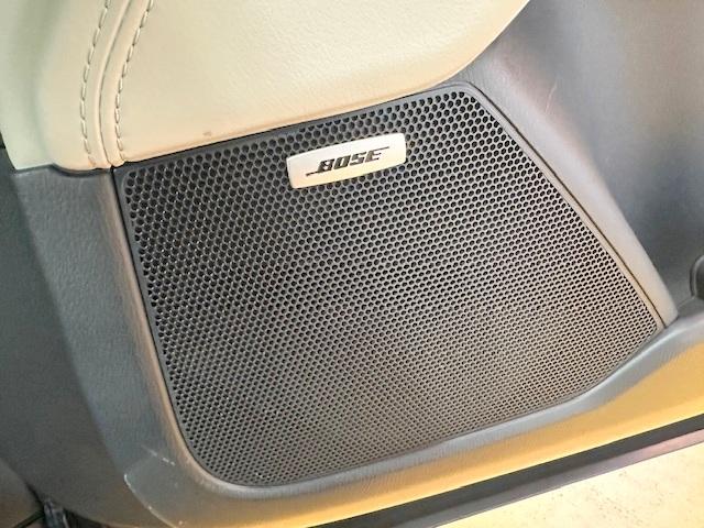ＣＸ－８ ２５Ｓ　Ｌパッケージ　禁煙車　衝突軽減ブレーキ　７人乗り　白レザーシート　全周囲カメラ　ＢＯＳＥスピーカー　マツダコネクトナビ　シートヒーター　シートベンチレーション　電動リアゲート（3枚目）
