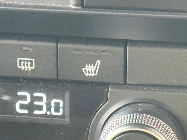 ＣＸ－８ ２５Ｓ　Ｌパッケージ　禁煙車　衝突軽減ブレーキ　７人乗り　白レザーシート　全周囲カメラ　ＢＯＳＥスピーカー　マツダコネクトナビ　シートヒーター　シートベンチレーション　電動リアゲート（4枚目）