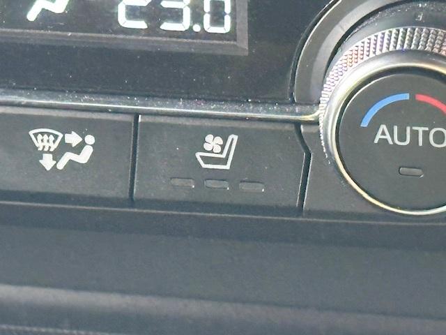 ＣＸ－８ ２５Ｓ　Ｌパッケージ　禁煙車　衝突軽減ブレーキ　７人乗り　白レザーシート　全周囲カメラ　ＢＯＳＥスピーカー　マツダコネクトナビ　シートヒーター　シートベンチレーション　電動リアゲート（5枚目）