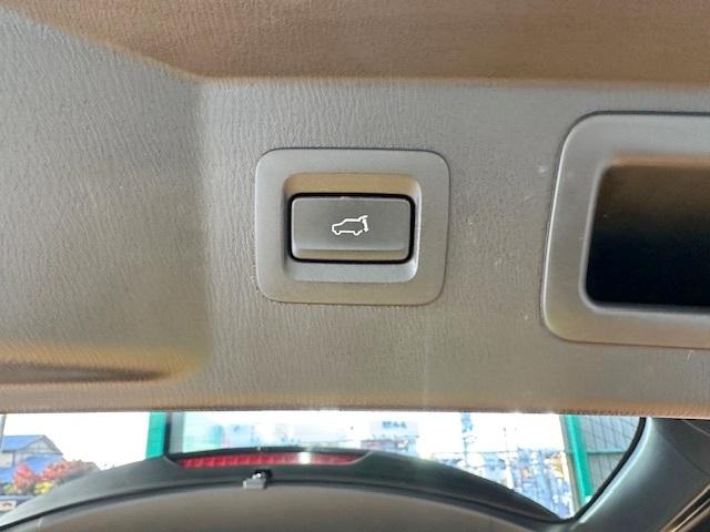 ＣＸ－８ ２５Ｓ　Ｌパッケージ　禁煙車　衝突軽減ブレーキ　７人乗り　白レザーシート　全周囲カメラ　ＢＯＳＥスピーカー　マツダコネクトナビ　シートヒーター　シートベンチレーション　電動リアゲート（14枚目）