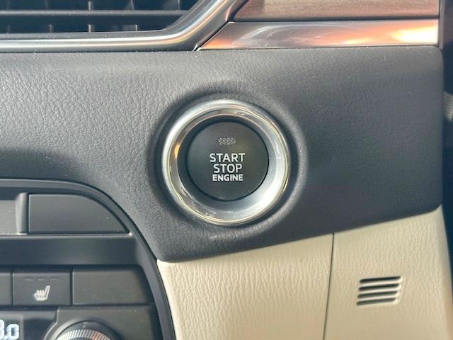 ＣＸ－８ ２５Ｓ　Ｌパッケージ　禁煙車　衝突軽減ブレーキ　７人乗り　白レザーシート　全周囲カメラ　ＢＯＳＥスピーカー　マツダコネクトナビ　シートヒーター　シートベンチレーション　電動リアゲート（26枚目）