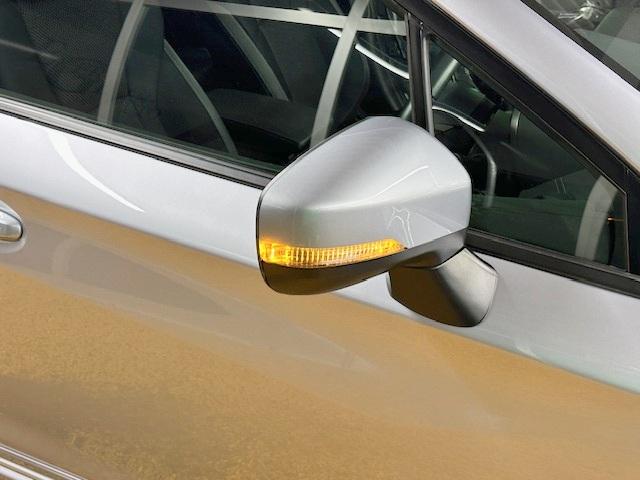 インプレッサスポーツ ２．０ｅ－Ｌアイサイト　走行２９６０ｋｍ　禁煙車　純正メモリーナビ　アイサイトＶｅｒ３　バックカメラ　パドルシフト　ＥＴＣ　プッシュスタート　アダプティブクルーズコントロール　ＢＳＭ（9枚目）