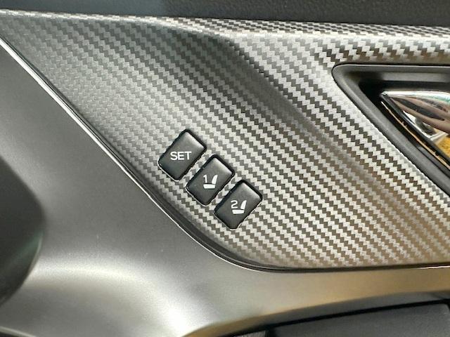 インプレッサスポーツ ２．０ｅ－Ｌアイサイト　走行２９６０ｋｍ　禁煙車　純正メモリーナビ　アイサイトＶｅｒ３　バックカメラ　パドルシフト　ＥＴＣ　プッシュスタート　アダプティブクルーズコントロール　ＢＳＭ（14枚目）