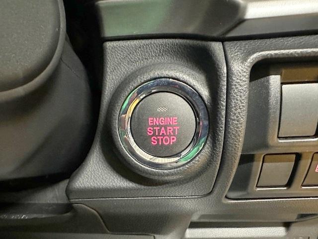 インプレッサスポーツ ２．０ｅ－Ｌアイサイト　走行２９６０ｋｍ　禁煙車　純正メモリーナビ　アイサイトＶｅｒ３　バックカメラ　パドルシフト　ＥＴＣ　プッシュスタート　アダプティブクルーズコントロール　ＢＳＭ（16枚目）