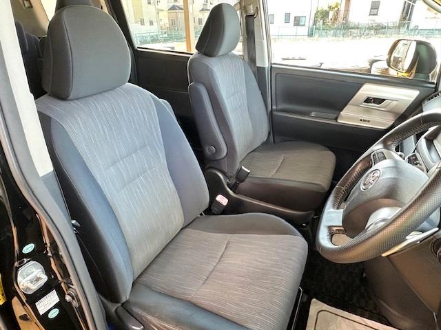 ヴォクシー ZS 禁煙車 純正HDDナビ 両側パワースライドドア Bluetooth バックカメラ ETC スマートキー パドルシフト MTモード付AT フルセグTV DVD再生 CD(28枚目)