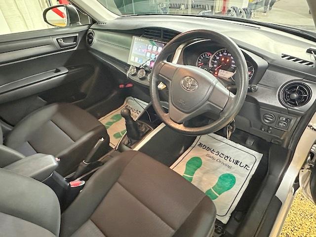 カローラフィールダー １．５Ｘ　５速ＭＴ　トヨタセーフティ　衝突軽減ブレーキ　レーンキープアシスト　ＥＴＣ　社外ディスプレイオーディオ（12枚目）